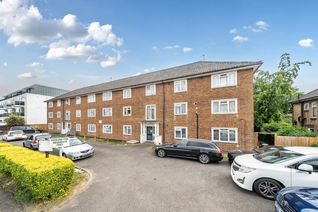 Pinner Road, Northwood HA6 1DA