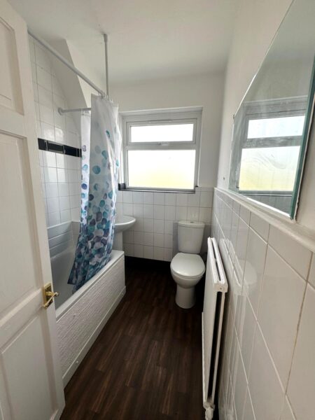 Reeves Avenue, London NW9