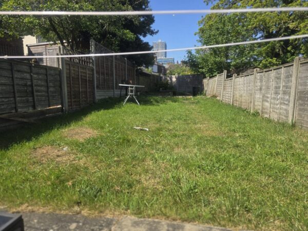 114 Queens Road, Watford, WD17 2NX